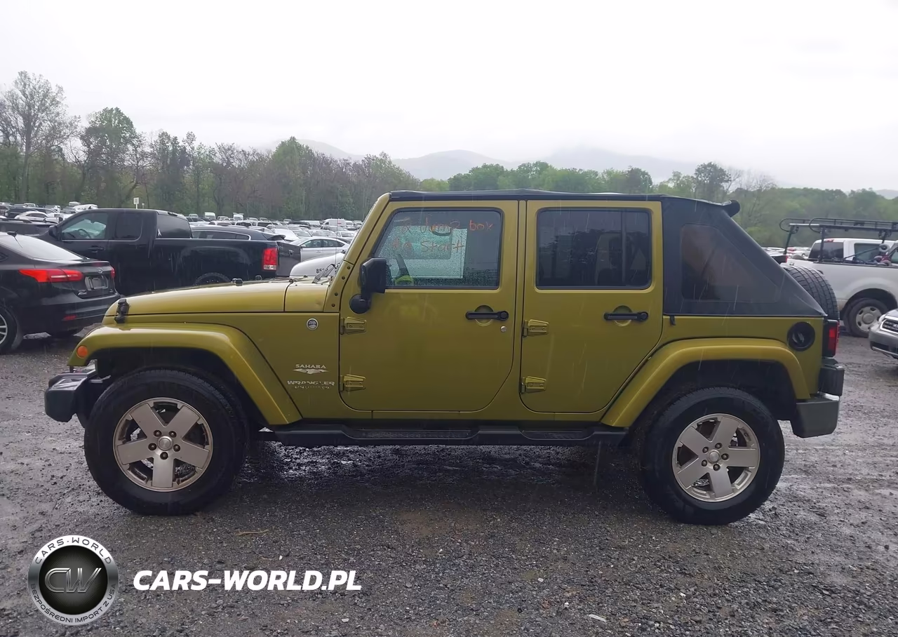 2008 Jeep Wrangler Unlimited Sahara VIN:1J4GA591X8L609489 - 14