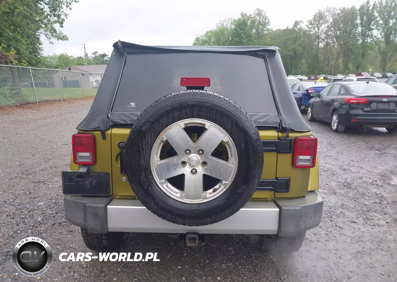 2008 Jeep Wrangler Unlimited Sahara VIN:1J4GA591X8L609489 - 16