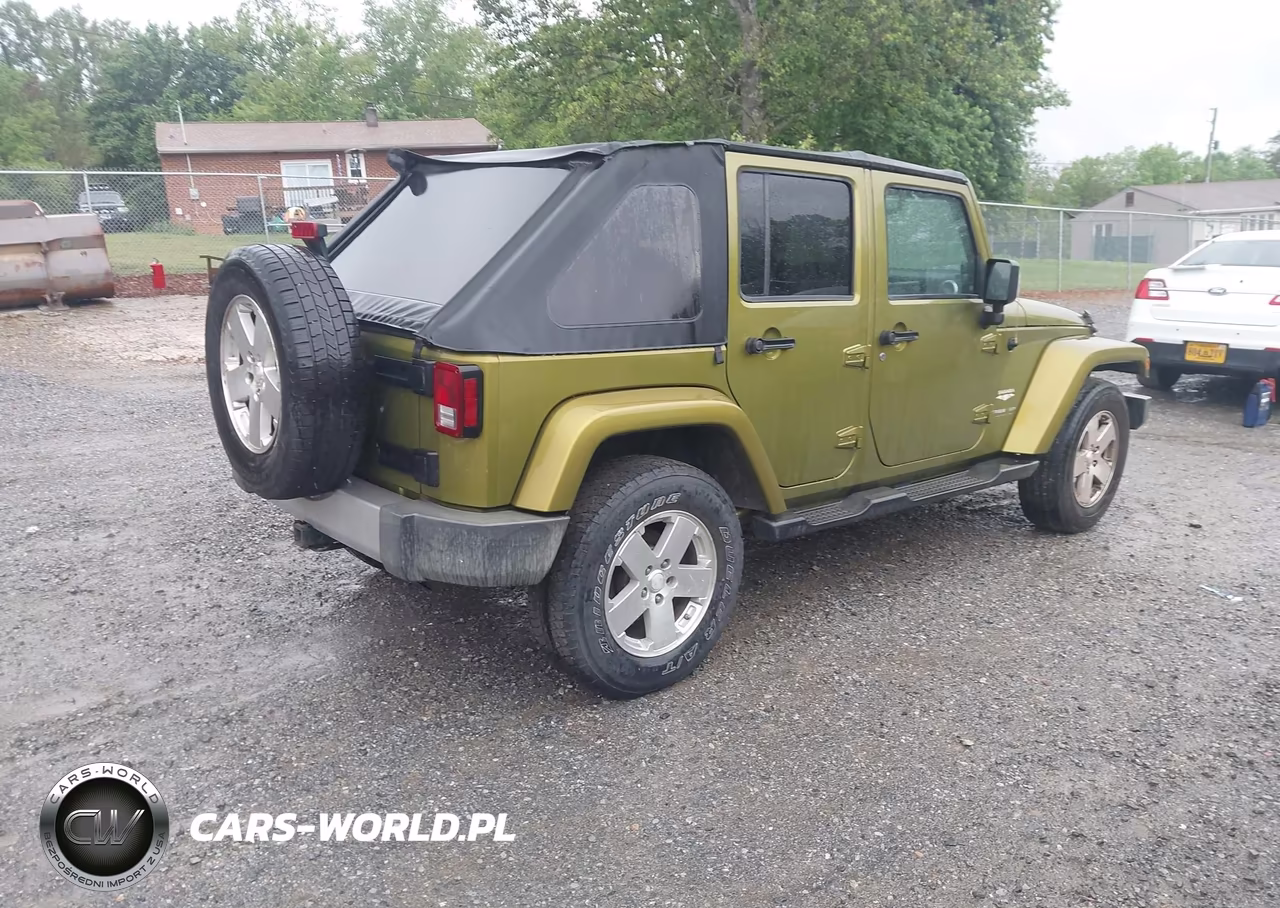 2008 Jeep Wrangler Unlimited Sahara VIN:1J4GA591X8L609489 - 4