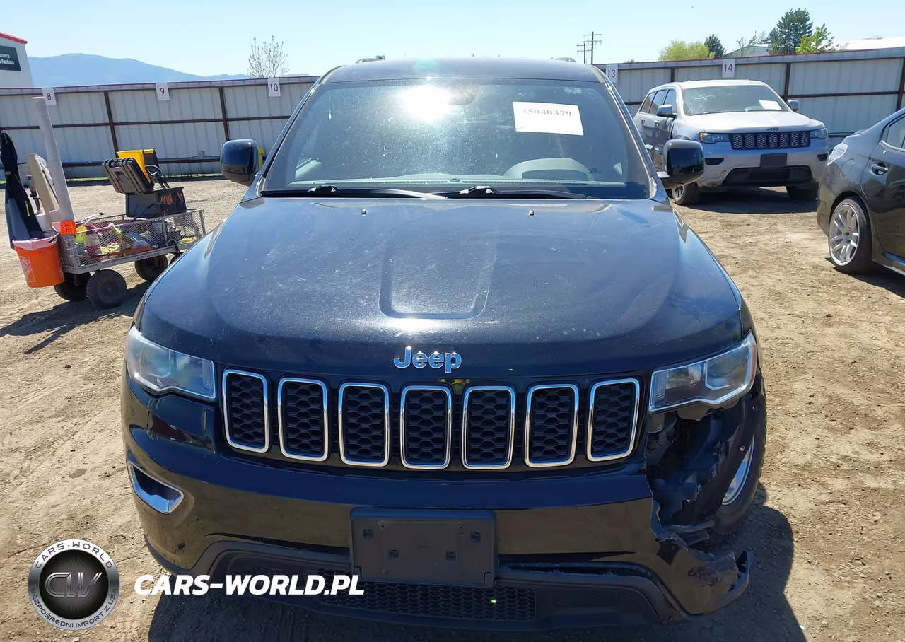 2018 Jeep Grand Cherokee Laredo 4X4 VIN:1C4RJFAG0JC432705 - 13