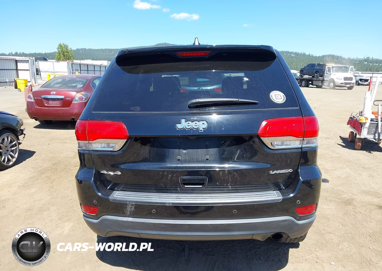 2018 Jeep Grand Cherokee Laredo 4X4 VIN:1C4RJFAG0JC432705 - 17