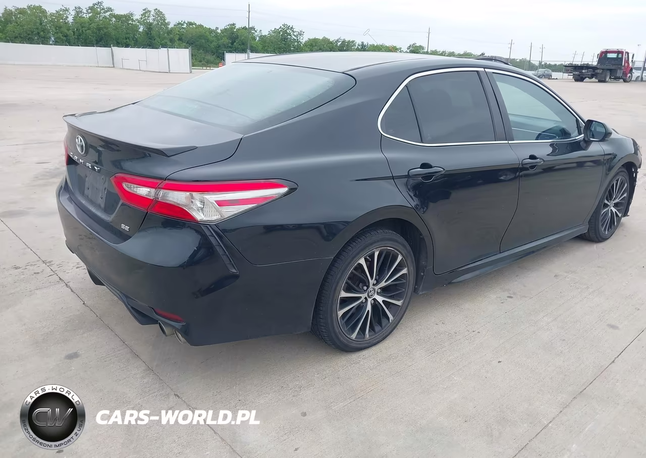 2018 Toyota Camry Se VIN:4T1B11HK8JU658432 - 4