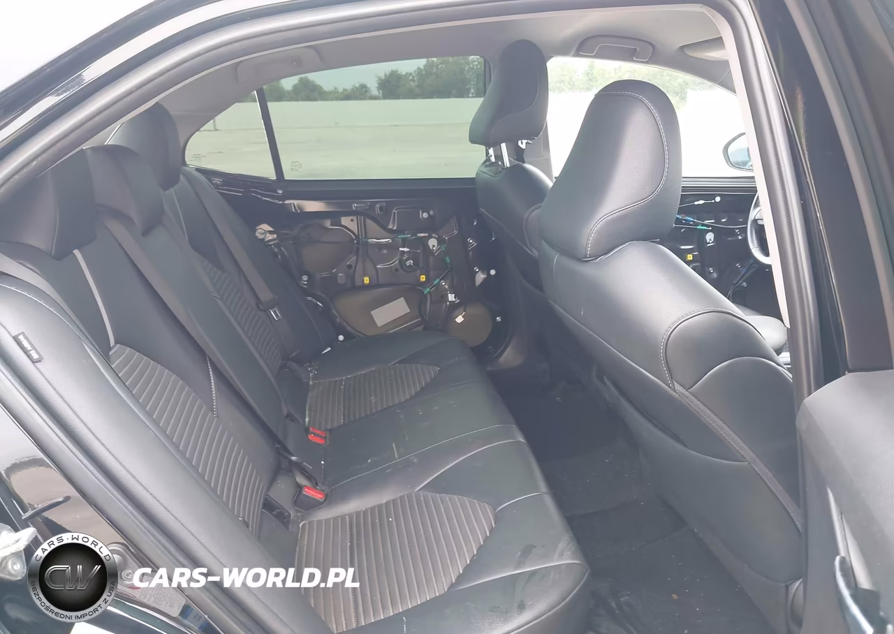 2018 Toyota Camry Se VIN:4T1B11HK8JU658432 - 8
