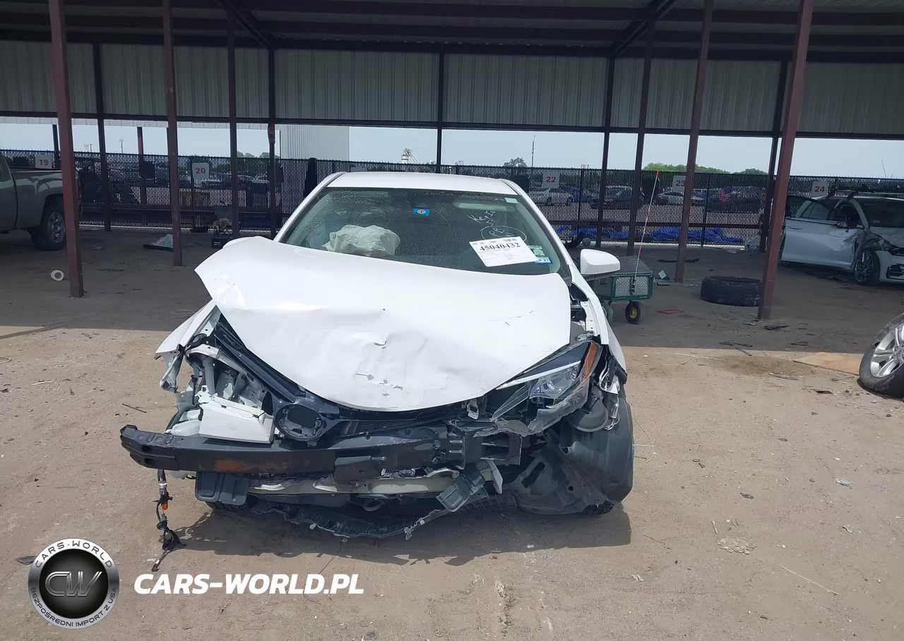 2017 Toyota Corolla Le VIN:5YFBURHE7HP664735 - 12