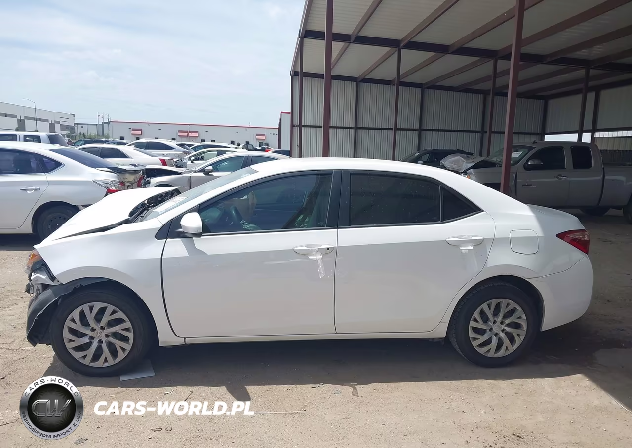 2017 Toyota Corolla Le VIN:5YFBURHE7HP664735 - 14