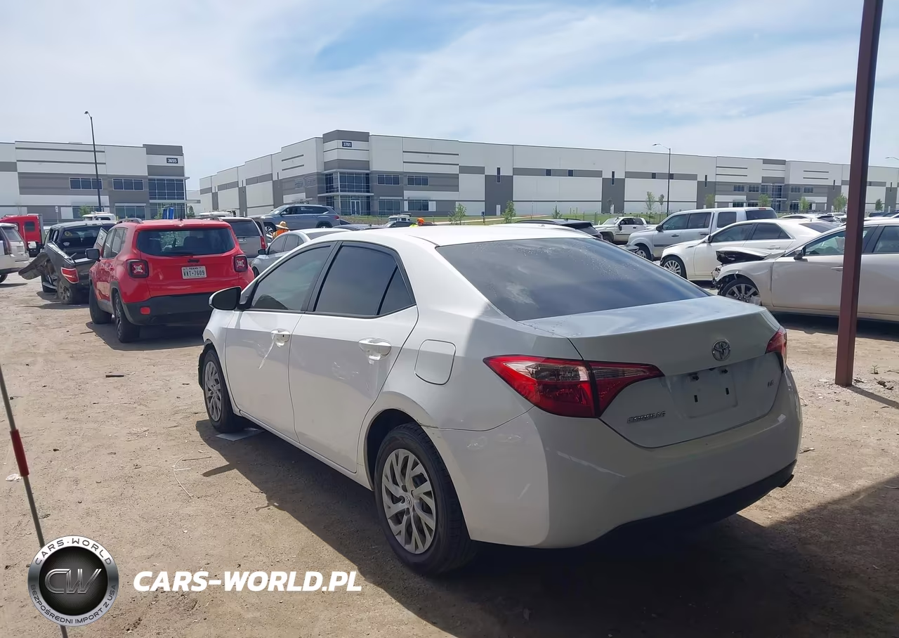 2017 Toyota Corolla Le VIN:5YFBURHE7HP664735 - 3