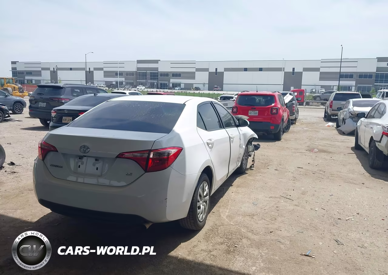 2017 Toyota Corolla Le VIN:5YFBURHE7HP664735 - 4