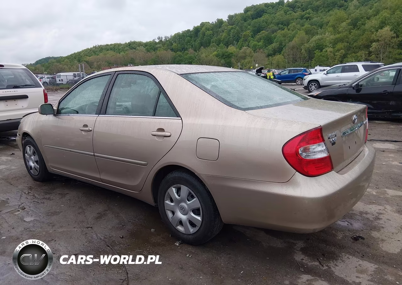 2002 Toyota Camry Le VIN:4T1BE32K42U084910 - 3