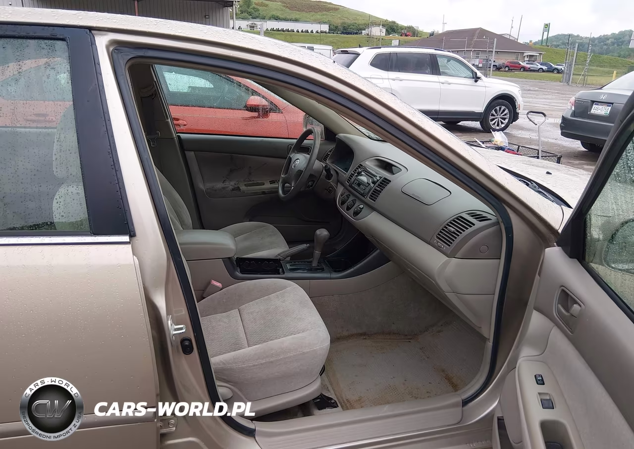 2002 Toyota Camry Le VIN:4T1BE32K42U084910 - 5