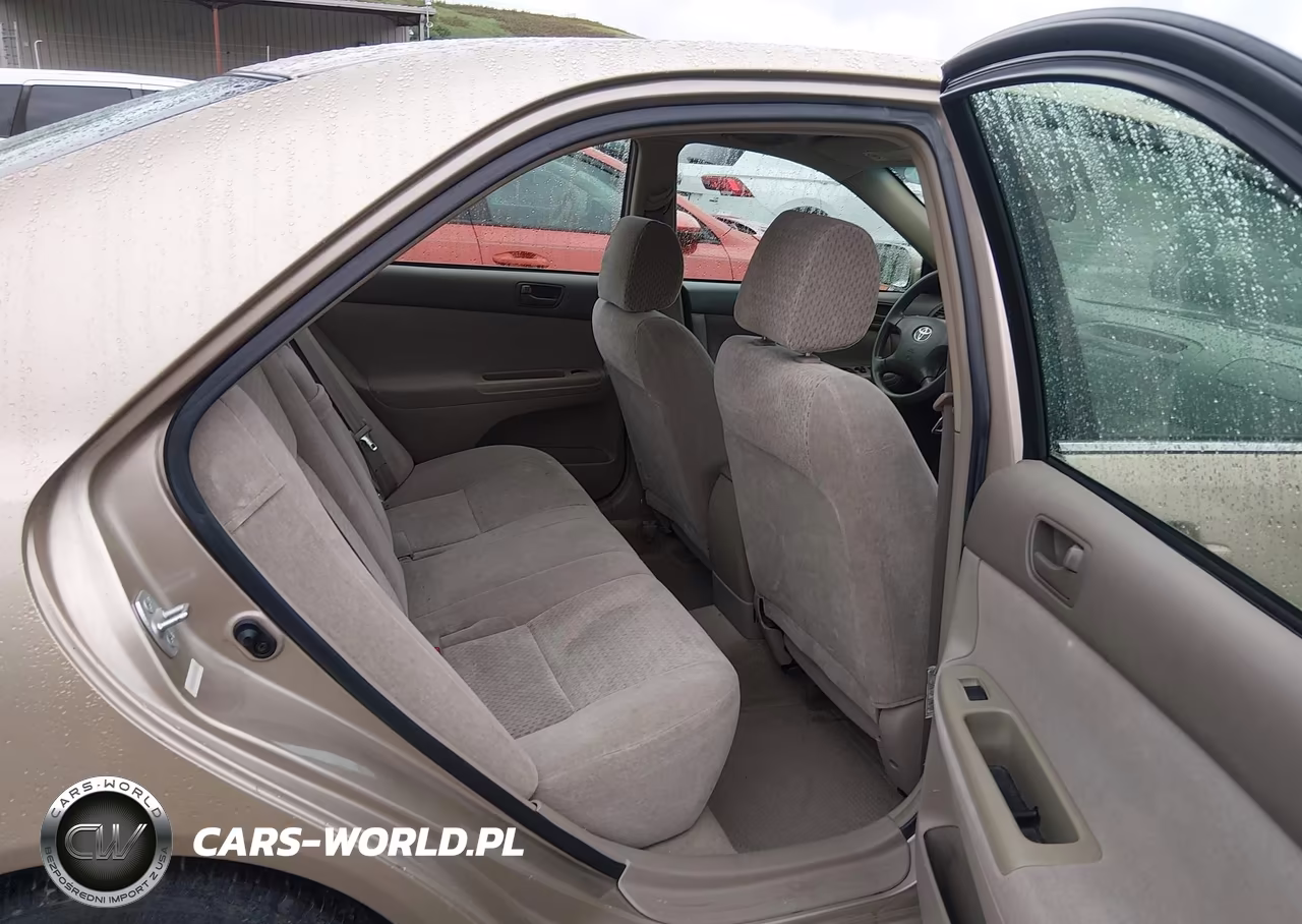 2002 Toyota Camry Le VIN:4T1BE32K42U084910 - 8
