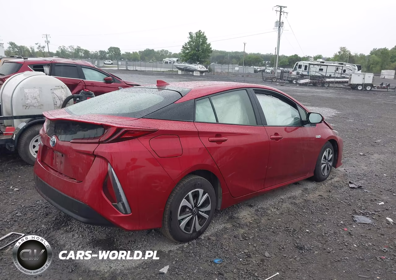 2018 Toyota Prius Prime Plus VIN:JTDKARFP8J3087368 - 4
