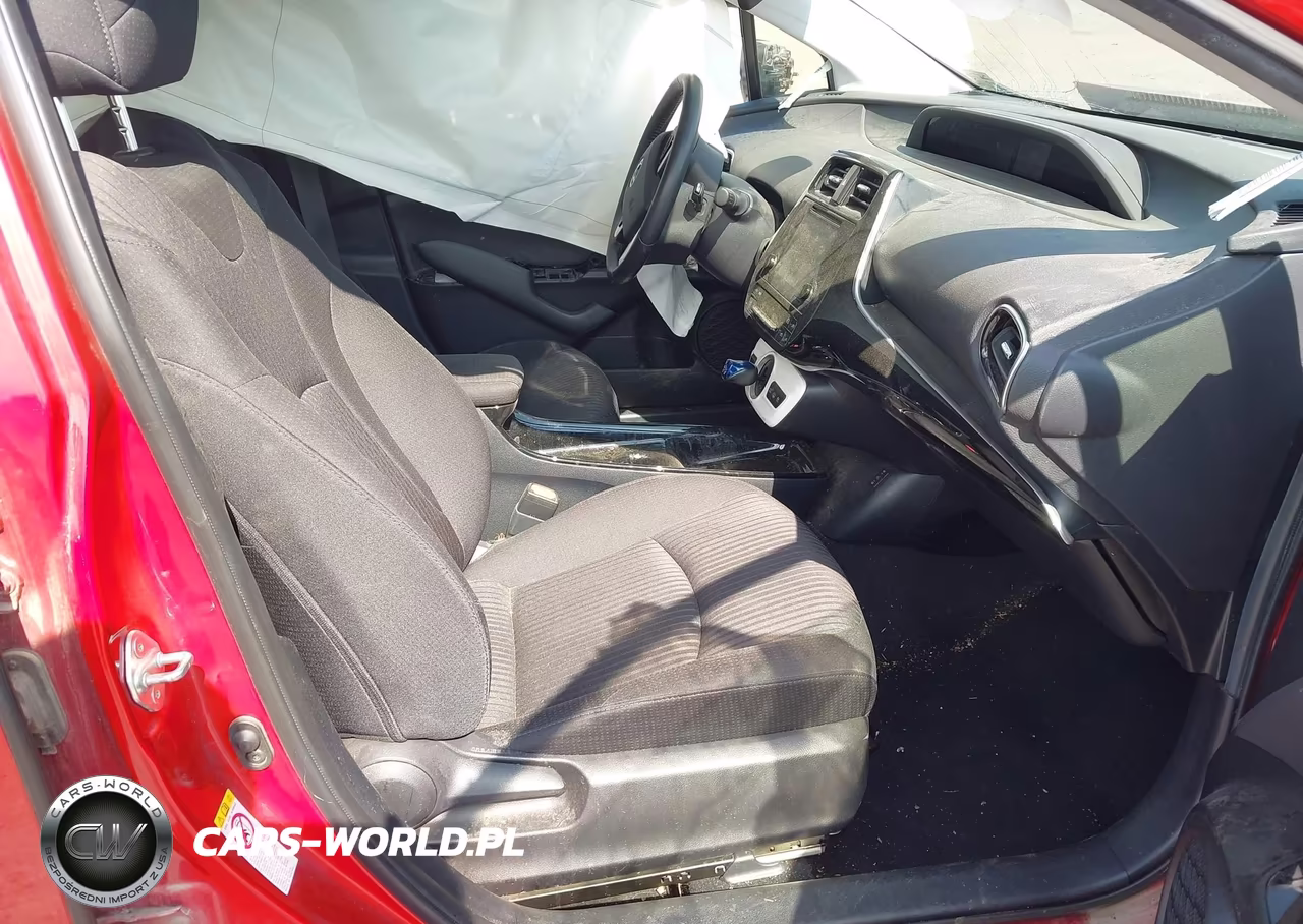 2018 Toyota Prius Prime Plus VIN:JTDKARFP8J3087368 - 5