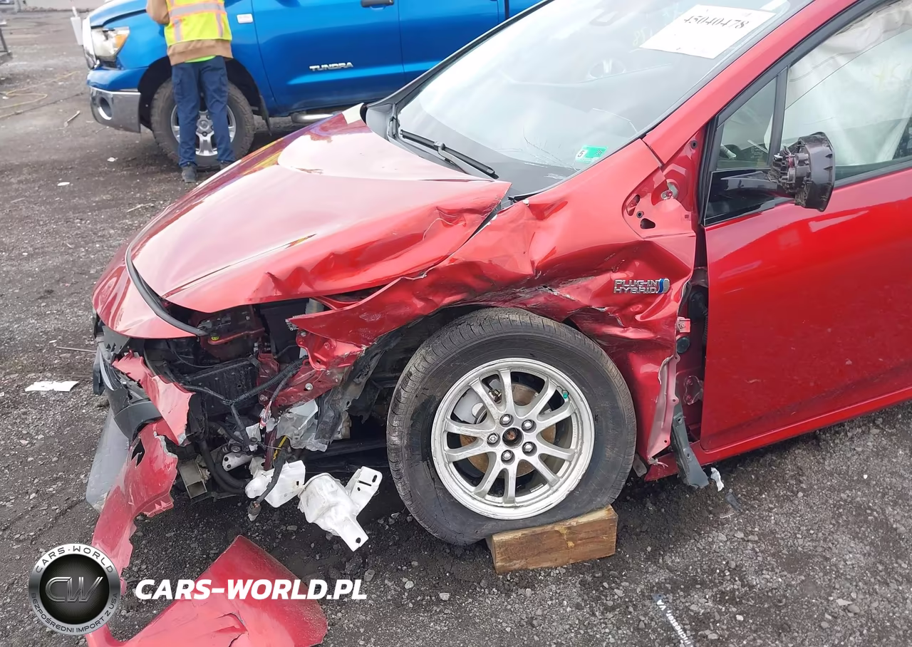 2018 Toyota Prius Prime Plus VIN:JTDKARFP8J3087368 - 6