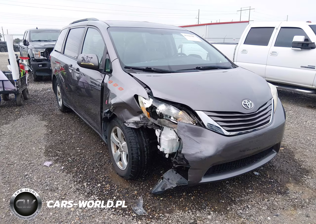 2016 Toyota Sienna Le 8 Passenger