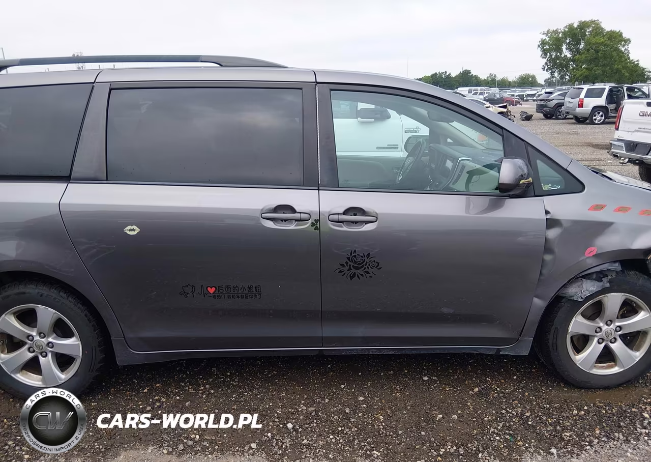 2016 Toyota Sienna Le 8 Passenger VIN:5TDKK3DC0GS754502 - 14