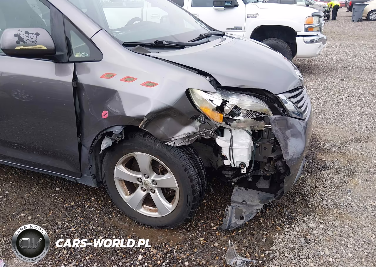 2016 Toyota Sienna Le 8 Passenger VIN:5TDKK3DC0GS754502 - 6
