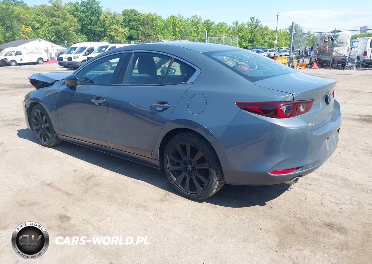 2022 Mazda Mazda3 Carbon Edition VIN:3MZBPACL4NM308662 - 3