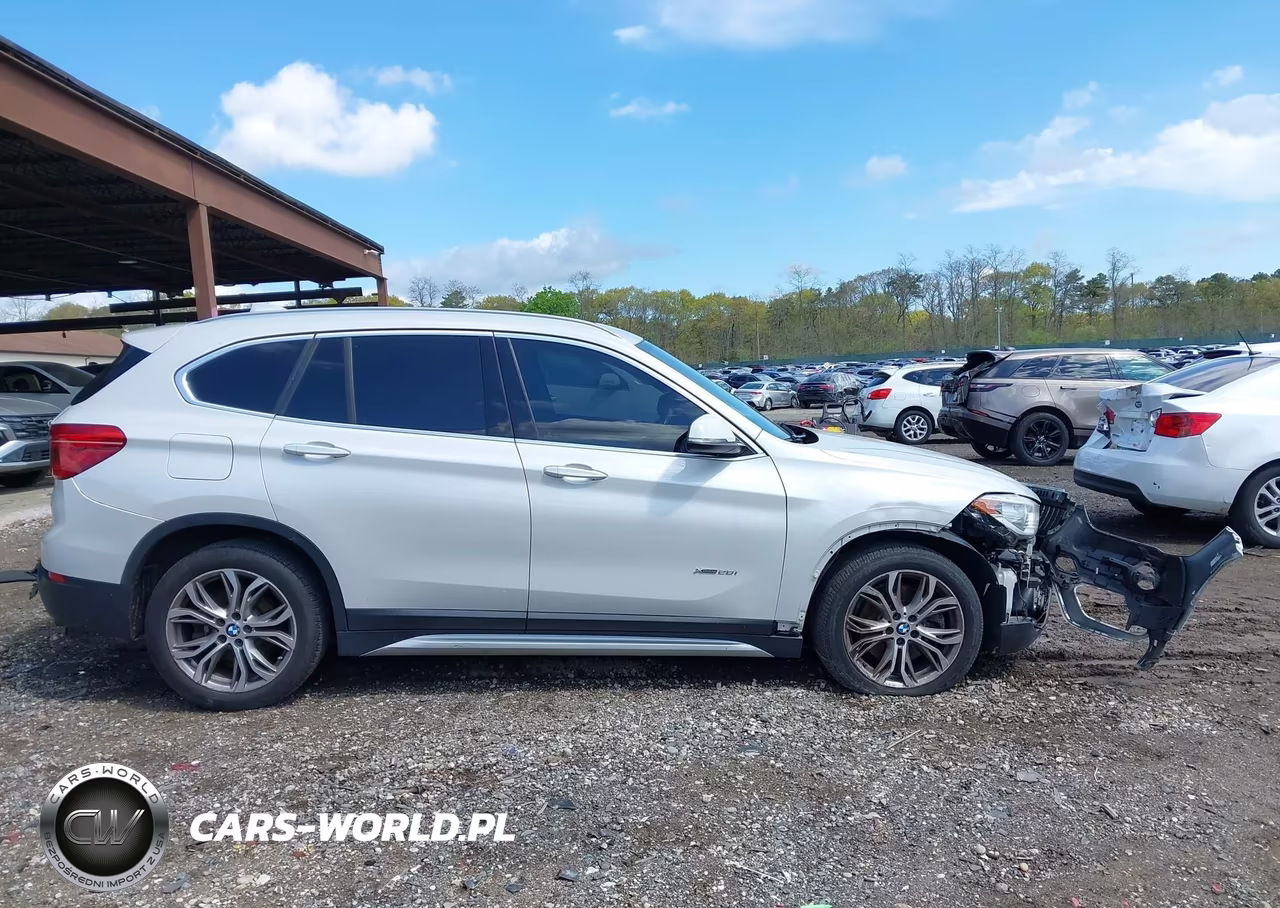 2017 BMW X1 xDrive28I VIN:WBXHT3C35H5F78729 - 13