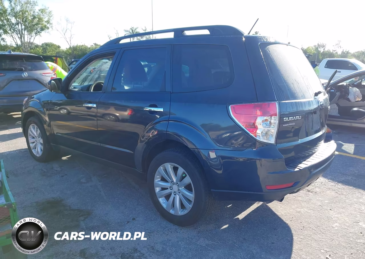 2011 Subaru Forester 2.5X Premium VIN:JF2SHBDCXBH745183 - 3