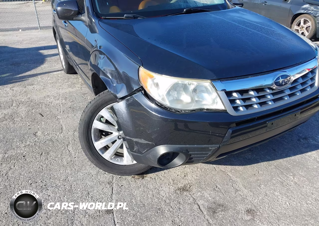 2011 Subaru Forester 2.5X Premium VIN:JF2SHBDCXBH745183 - 6