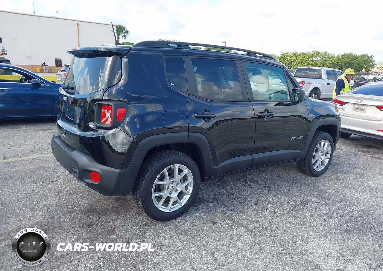 2022 Jeep Renegade Latitude 4X4 VIN:ZACNJDB14NPN83204 - 4