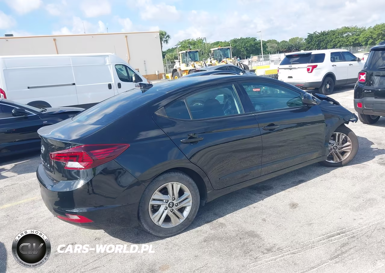 2019 Hyundai Elantra Sel VIN:5NPD84LF9KH486718 - 4