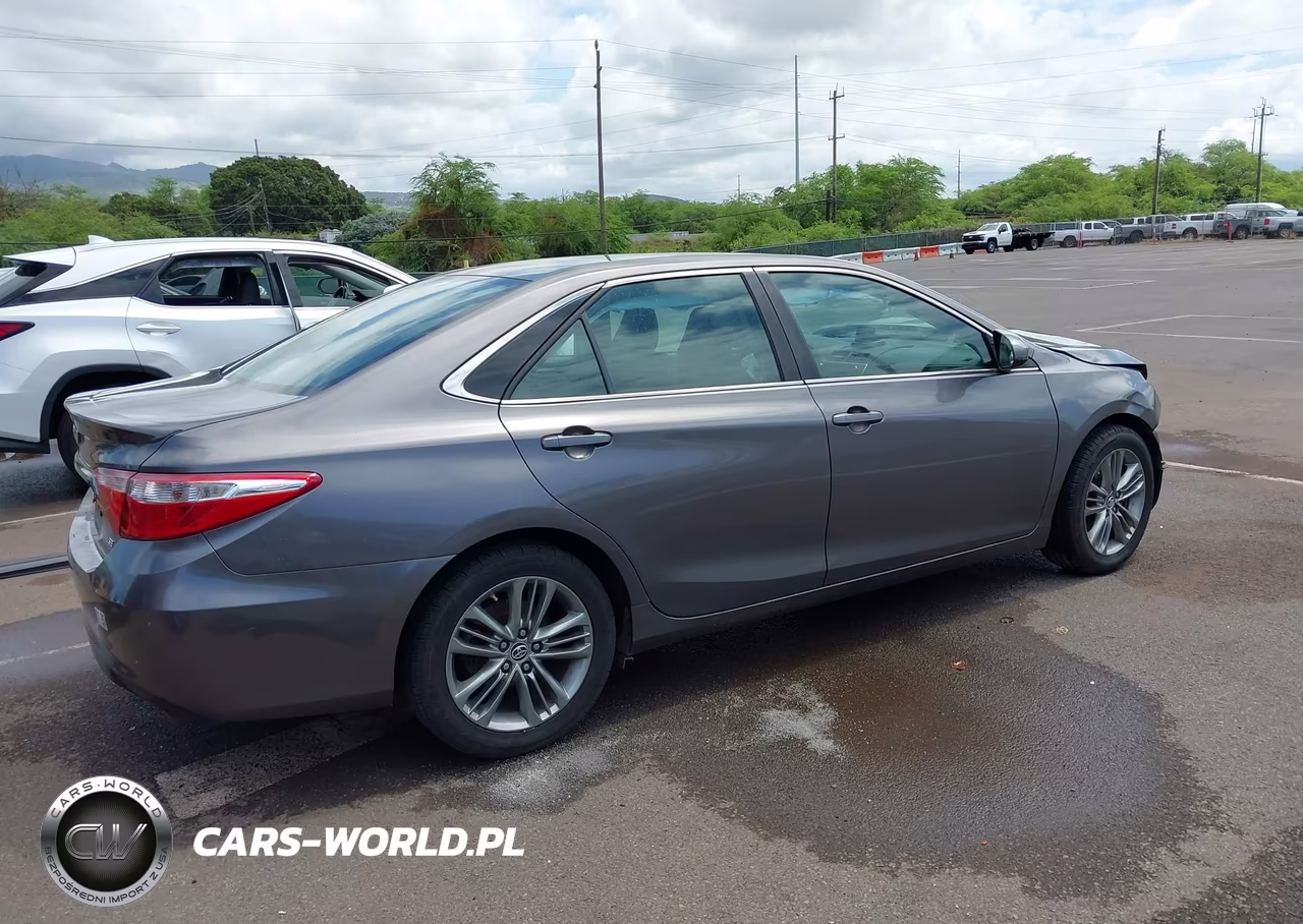 2016 Toyota Camry Se VIN:4T1BF1FK3GU160698 - 4