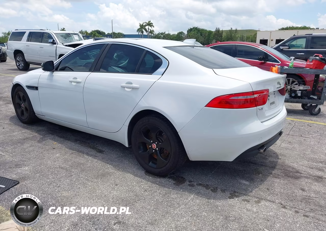 2017 Jaguar Xe 25T VIN:SAJAR4BG4HA962174 - 3