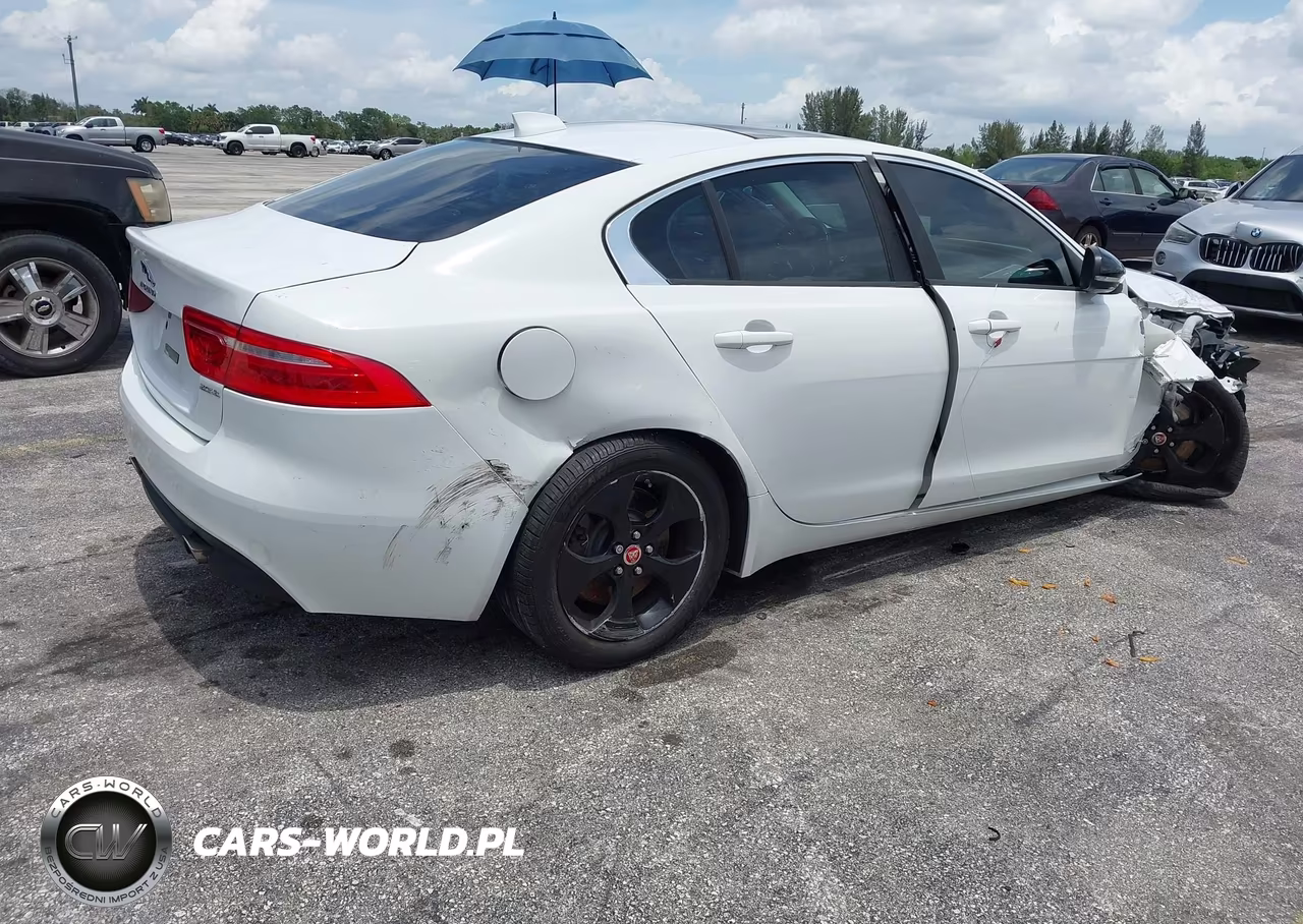 2017 Jaguar Xe 25T VIN:SAJAR4BG4HA962174 - 4