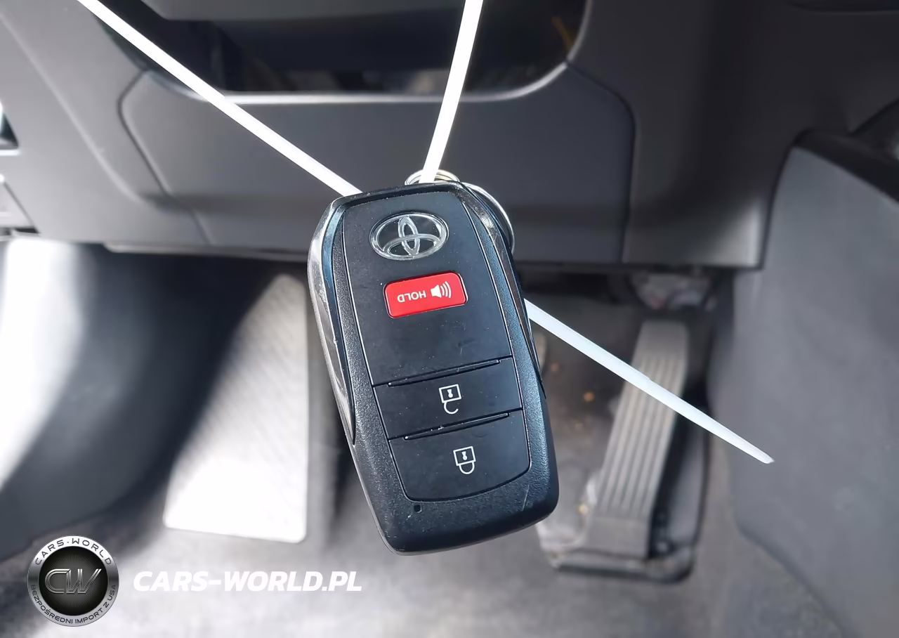 2024 Toyota Prius Le VIN:JTDACAAU7R3048139 - 11