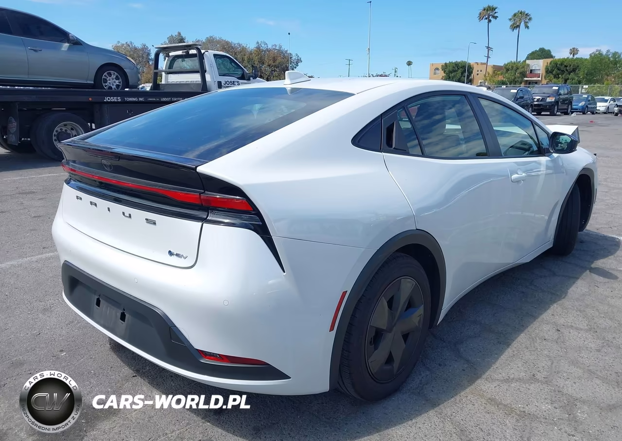 2024 Toyota Prius Le VIN:JTDACAAU7R3048139 - 4