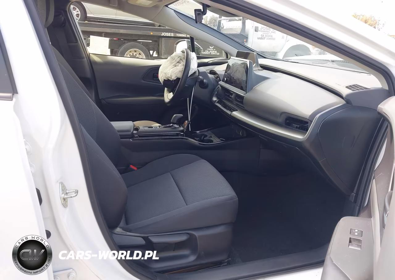 2024 Toyota Prius Le VIN:JTDACAAU7R3048139 - 5