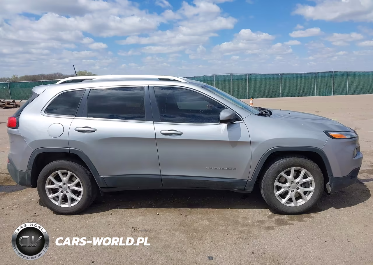 2016 Jeep Cherokee Latitude VIN:1C4PJMCS8GW178553 - 12
