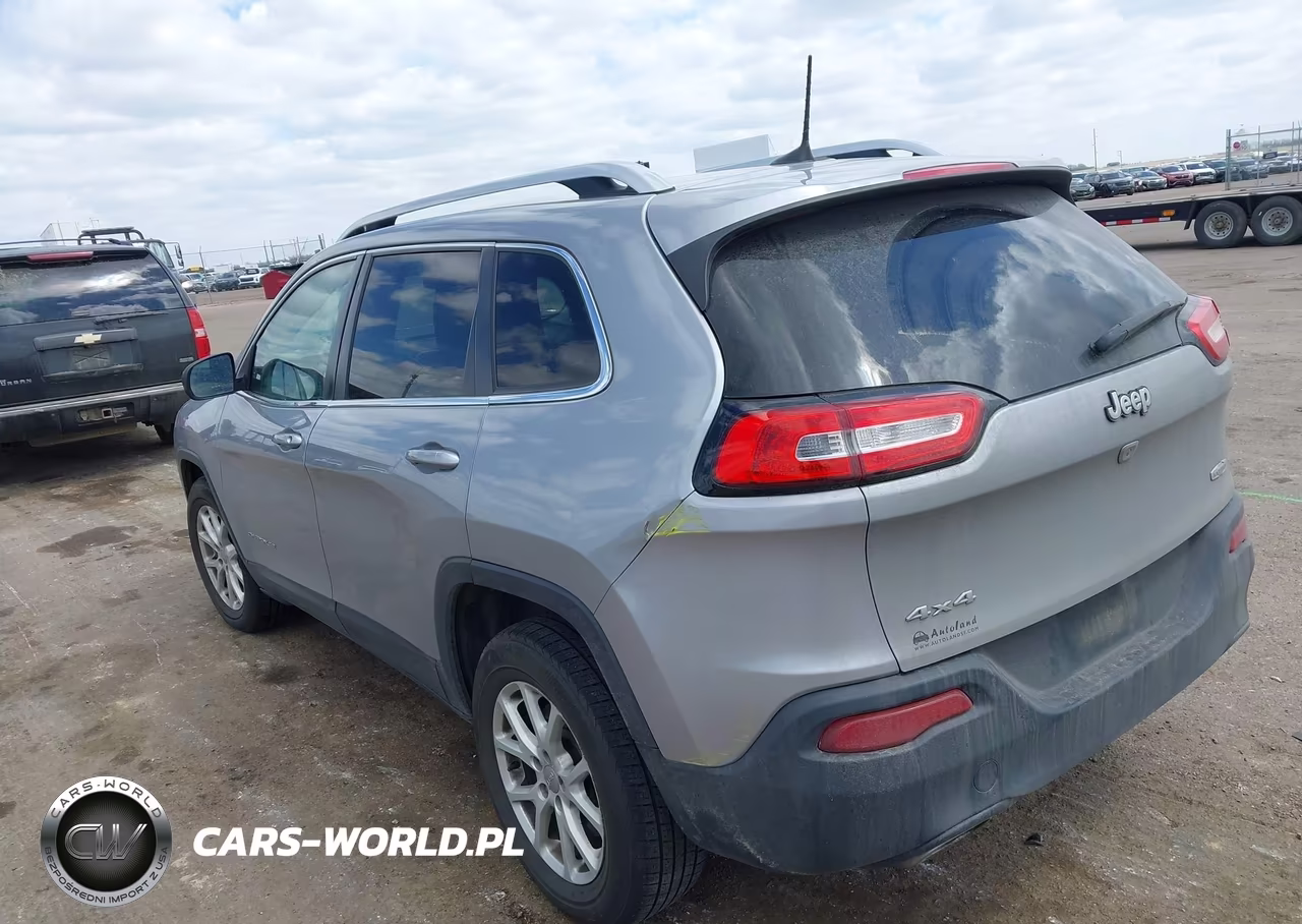 2016 Jeep Cherokee Latitude VIN:1C4PJMCS8GW178553 - 3