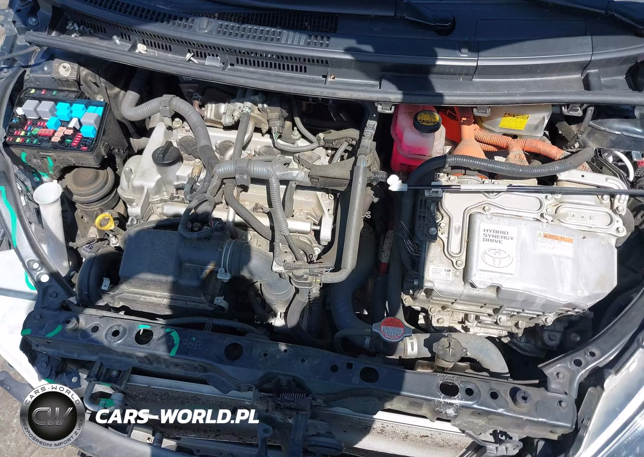 2016 Toyota Prius C Persona Series VIN:JTDKDTB30G1122044 - 10
