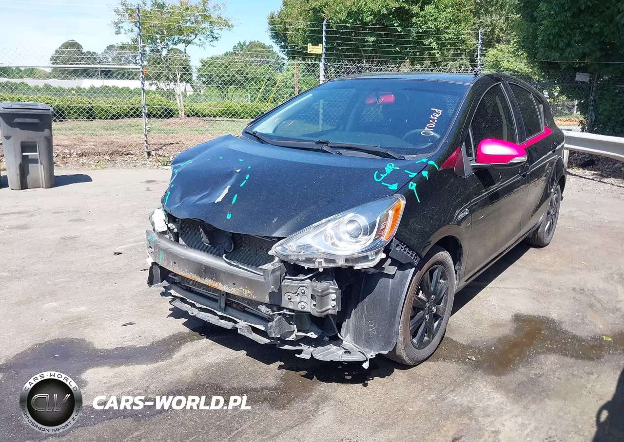 2016 Toyota Prius C Persona Series VIN:JTDKDTB30G1122044 - 2