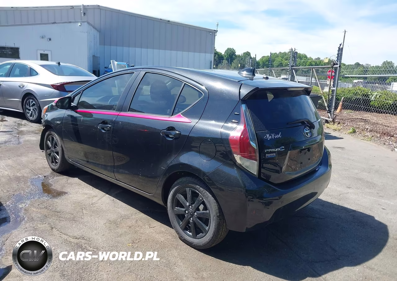 2016 Toyota Prius C Persona Series VIN:JTDKDTB30G1122044 - 3