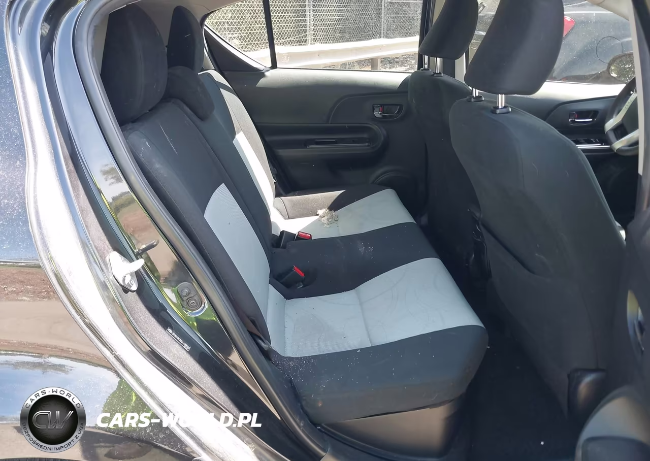 2016 Toyota Prius C Persona Series VIN:JTDKDTB30G1122044 - 8