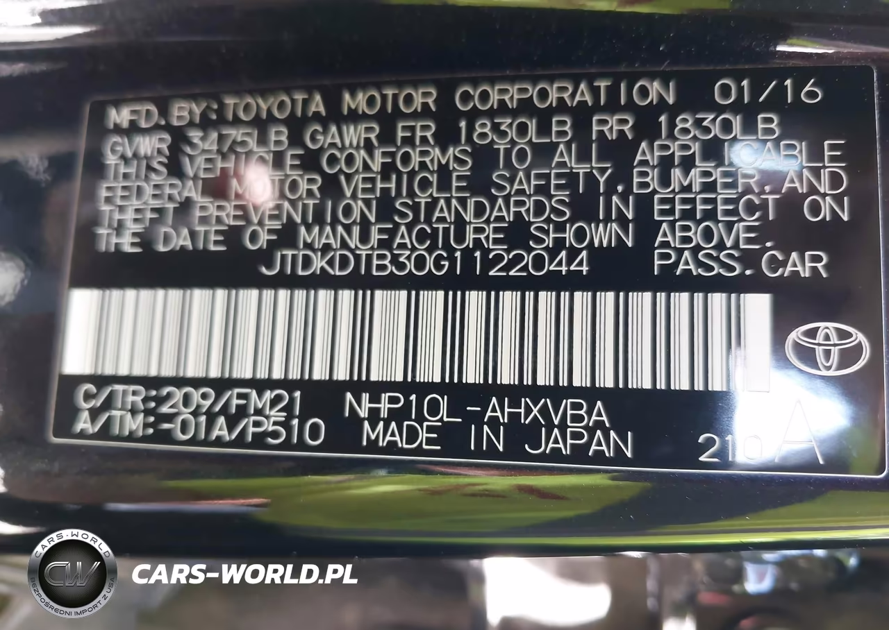 2016 Toyota Prius C Persona Series VIN:JTDKDTB30G1122044 - 9