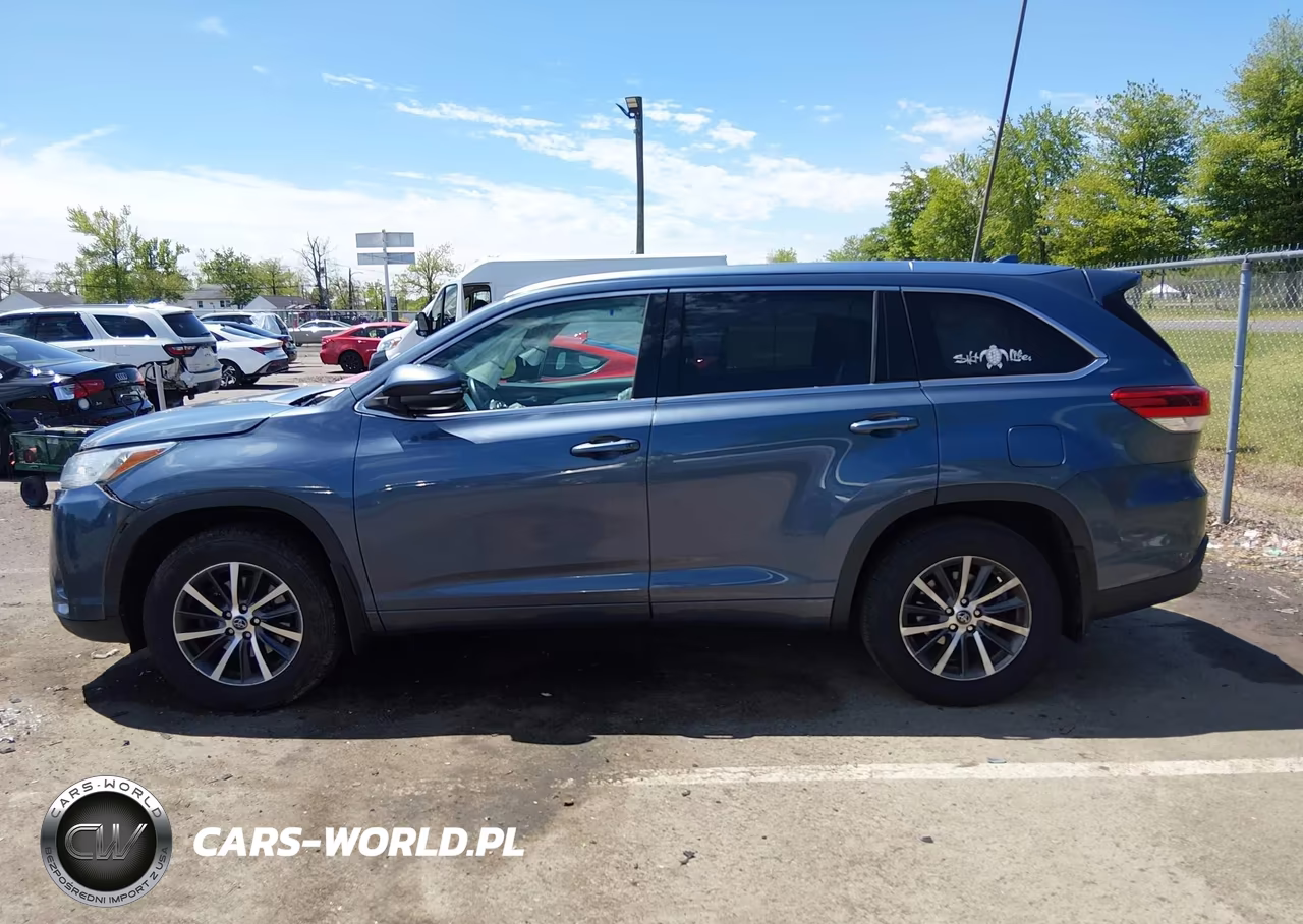 2018 Toyota Highlander Xle VIN:5TDJZRFH6JS804636 - 14