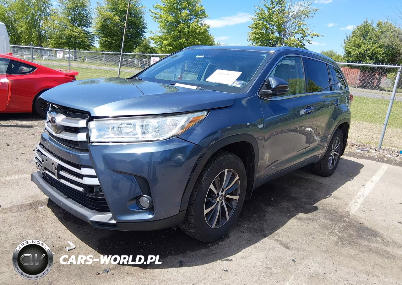 2018 Toyota Highlander Xle VIN:5TDJZRFH6JS804636 - 2