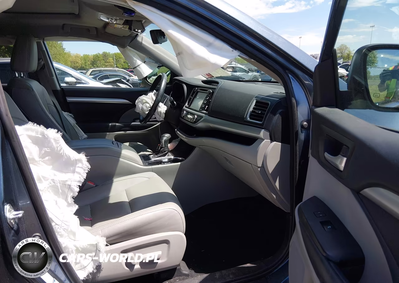 2018 Toyota Highlander Xle VIN:5TDJZRFH6JS804636 - 5
