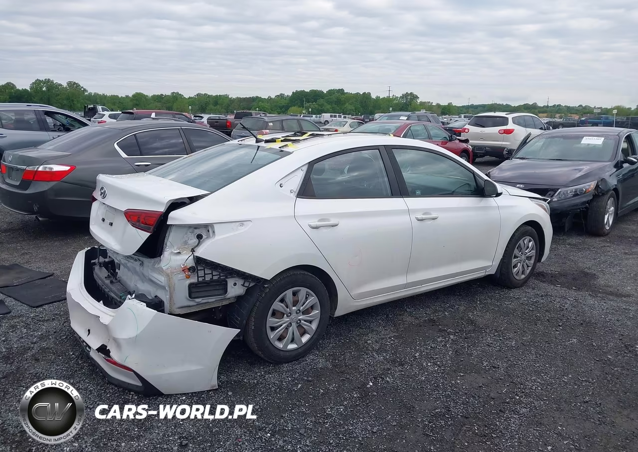 2019 Hyundai Accent Se VIN:3KPC24A31KE088381 - 4