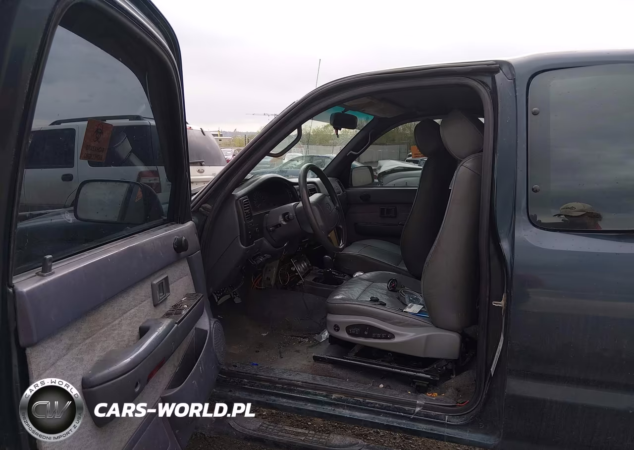 1998 Toyota Tacoma Base V6 VIN:4TAWN72N8WZ111635 - 5