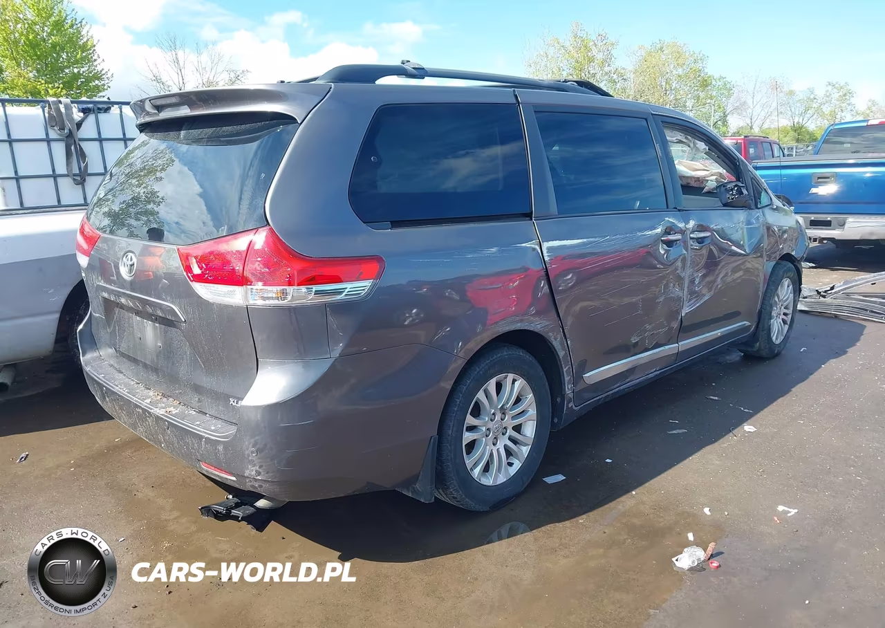 2012 Toyota Sienna Xle V6 8 Passenger VIN:5TDYK3DC4CS274029 - 4