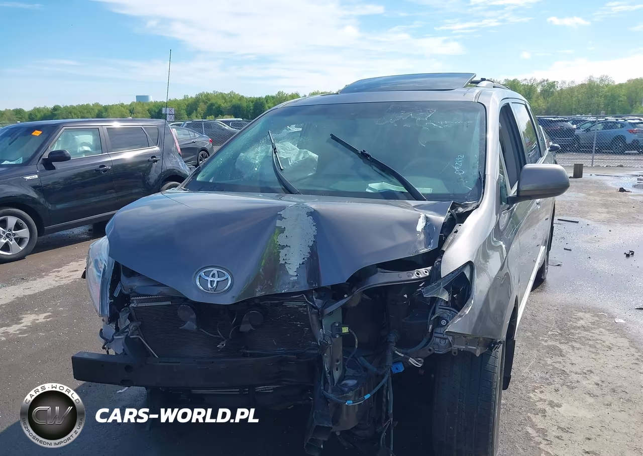 2012 Toyota Sienna Xle V6 8 Passenger VIN:5TDYK3DC4CS274029 - 6