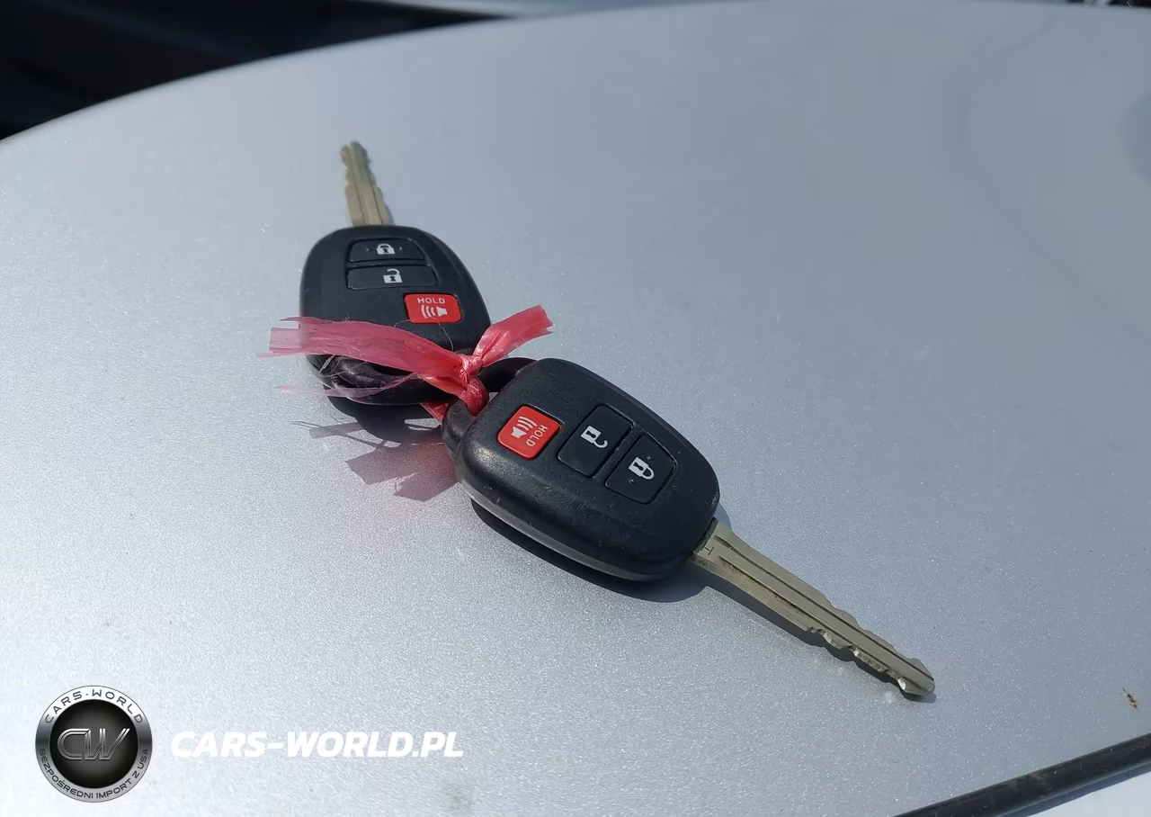 2018 Toyota Rav4 Le VIN:JTMZFREV2JJ745844 - 11
