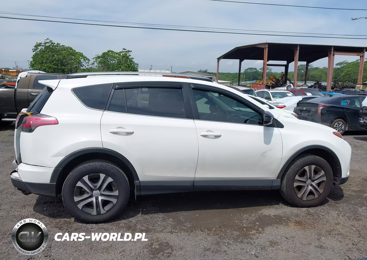 2018 Toyota Rav4 Le VIN:JTMZFREV2JJ745844 - 14