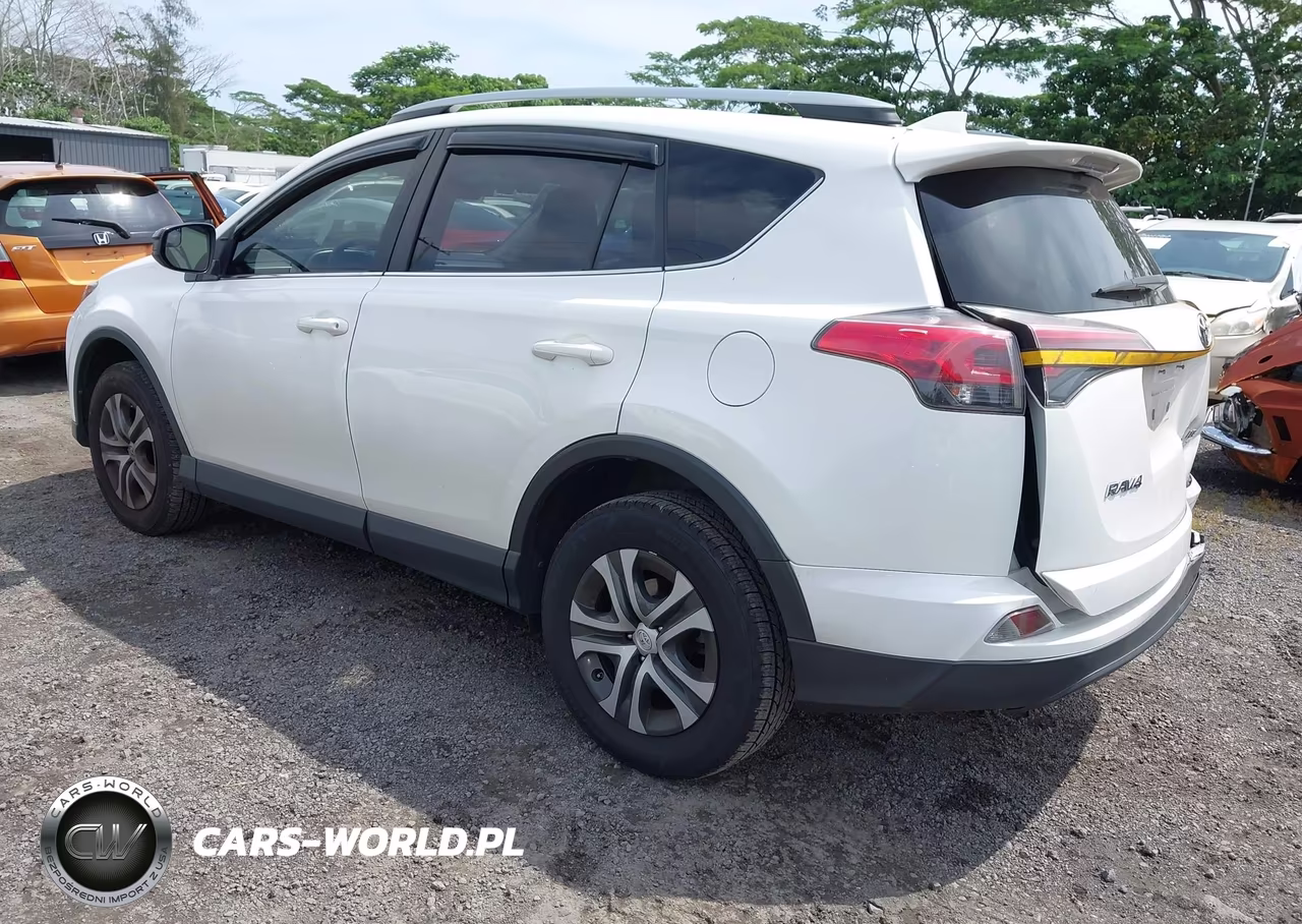 2018 Toyota Rav4 Le VIN:JTMZFREV2JJ745844 - 3