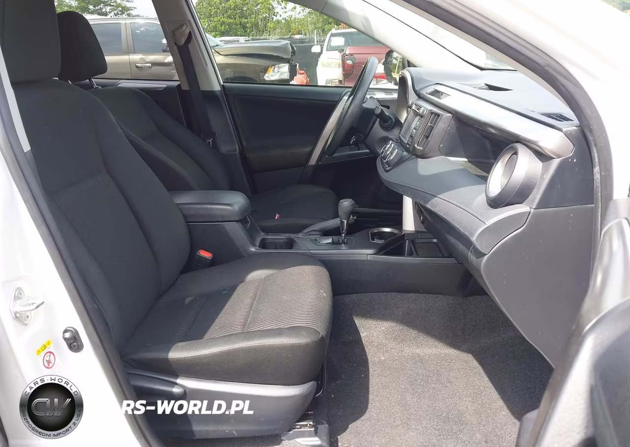 2018 Toyota Rav4 Le VIN:JTMZFREV2JJ745844 - 5